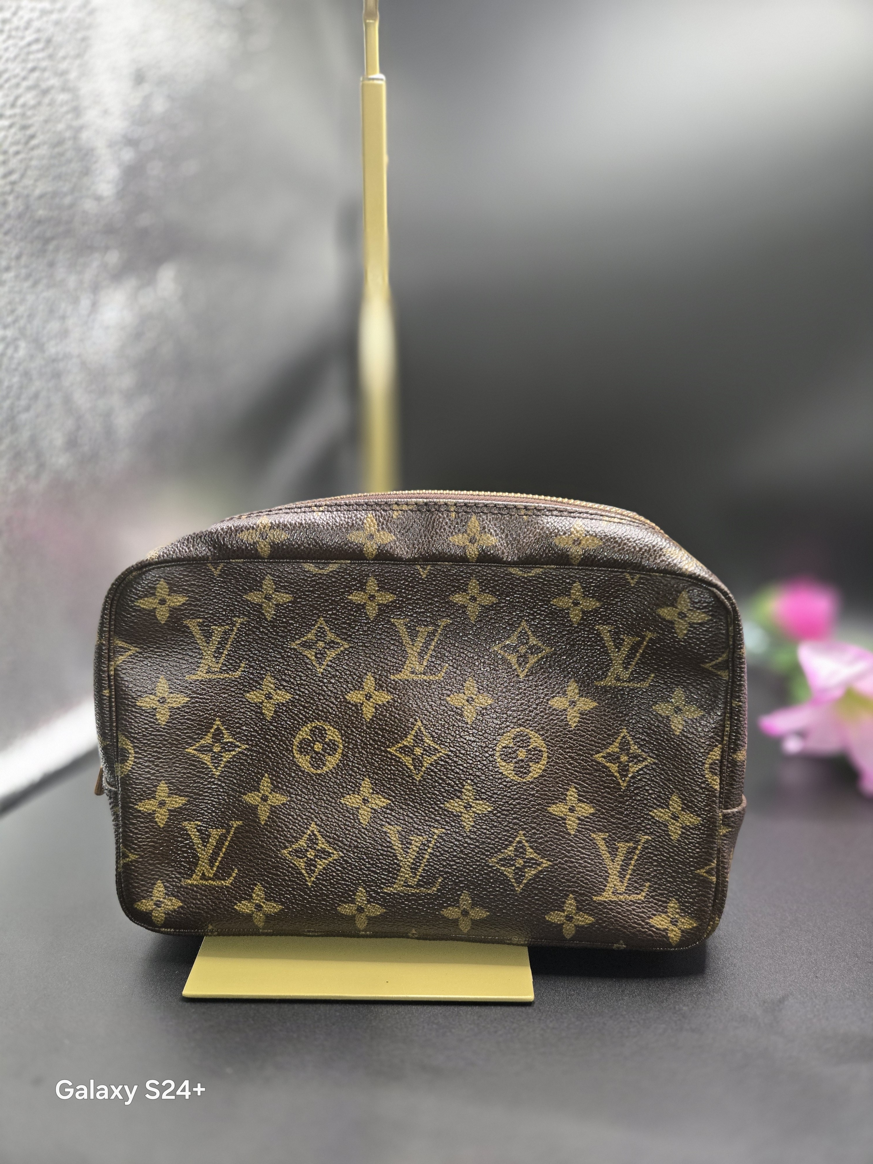 Louis Vuitton Monogram Trousse Toilette 23 Cosmetic Pouch Makeup Bag Vintage